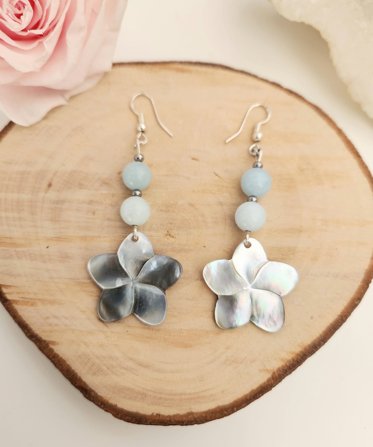 Boucles d'oreilles Fleurs nacre - Aigue Marine
