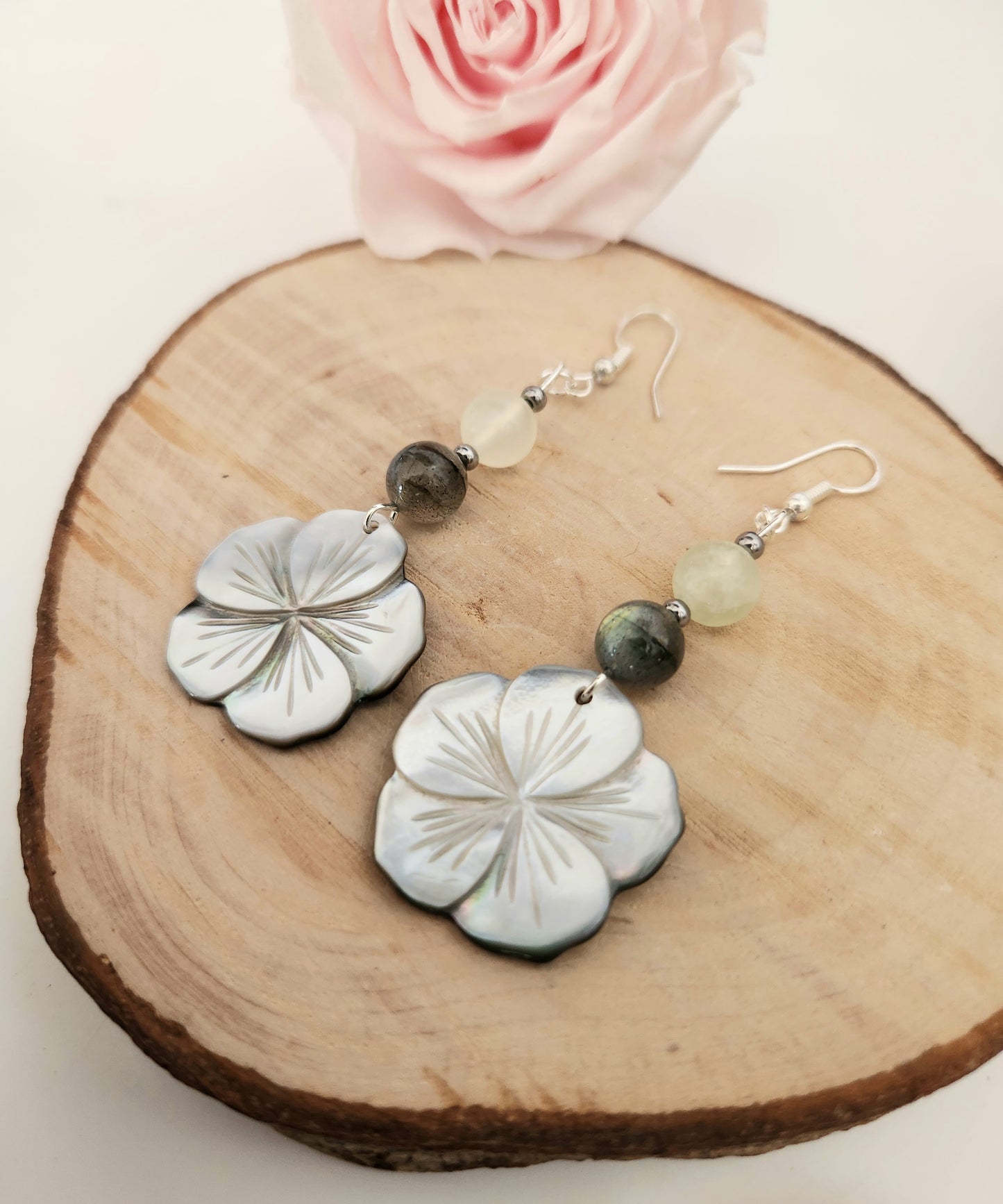 Boucles d'oreilles Fleurs nacre - Labradorite & Jaspe de Chine